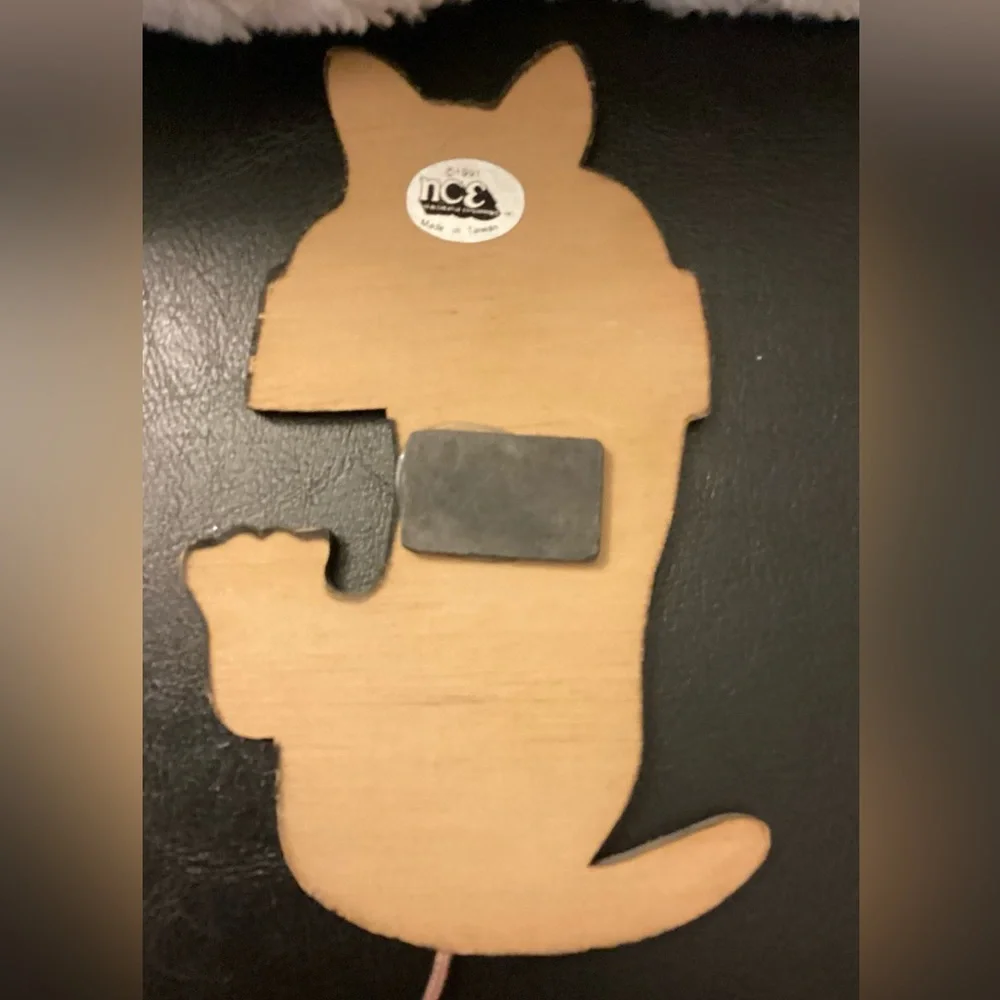 NCE I’m hungry mom. Magnet cat “hungry/fed” sign. CAT 5 1/2”x 3 1/2”